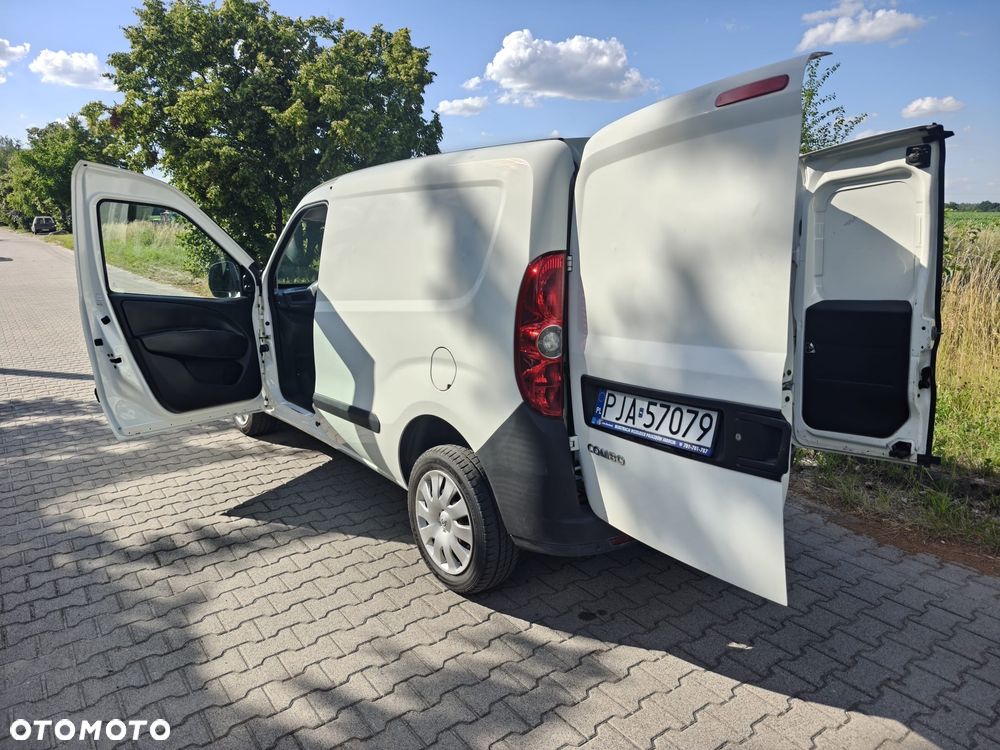 Opel COMBO - 21