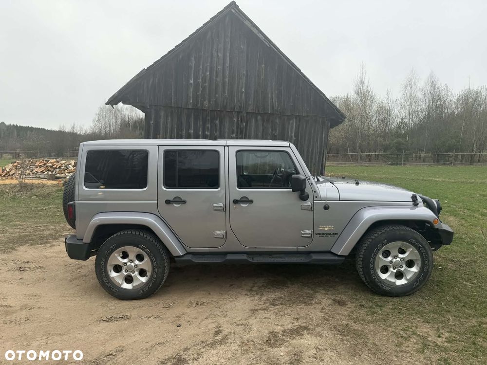 Jeep Wrangler 3.6 Unlim Sahara - 3