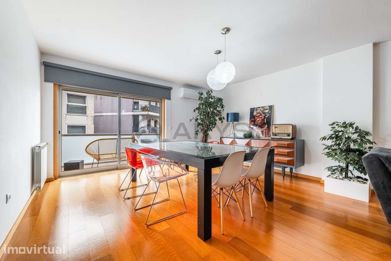 Apartamento T4 localizado no coração da cidade de Braga - Grande imagem: 3/23