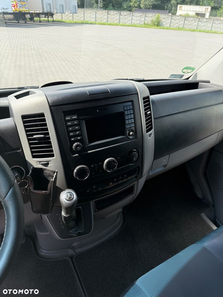 Mercedes-Benz Sprinter - 9