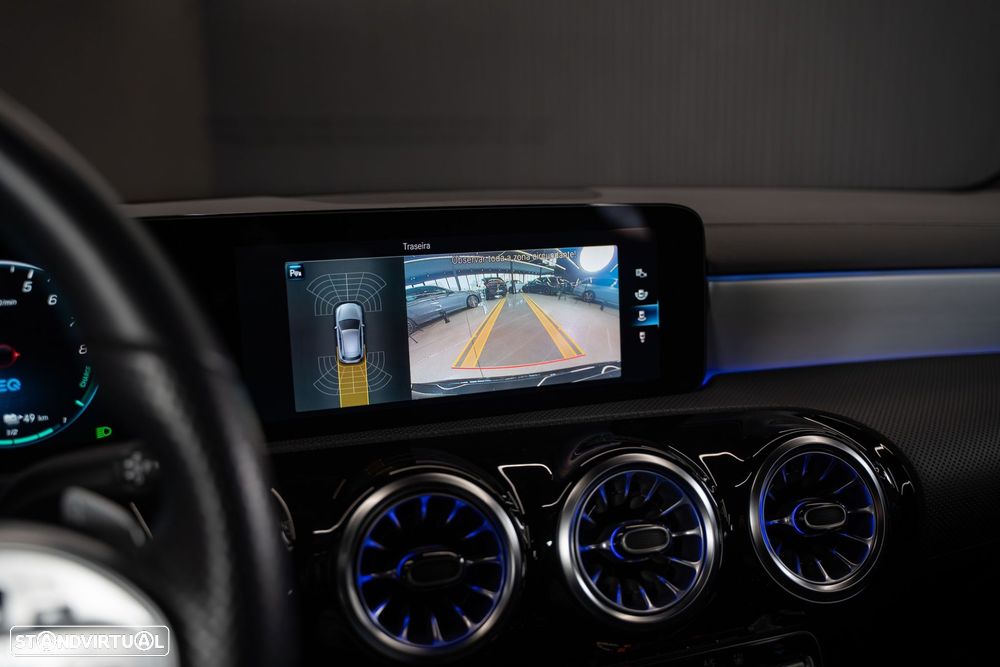 Mercedes-Benz A 250 e AMG Line - 30