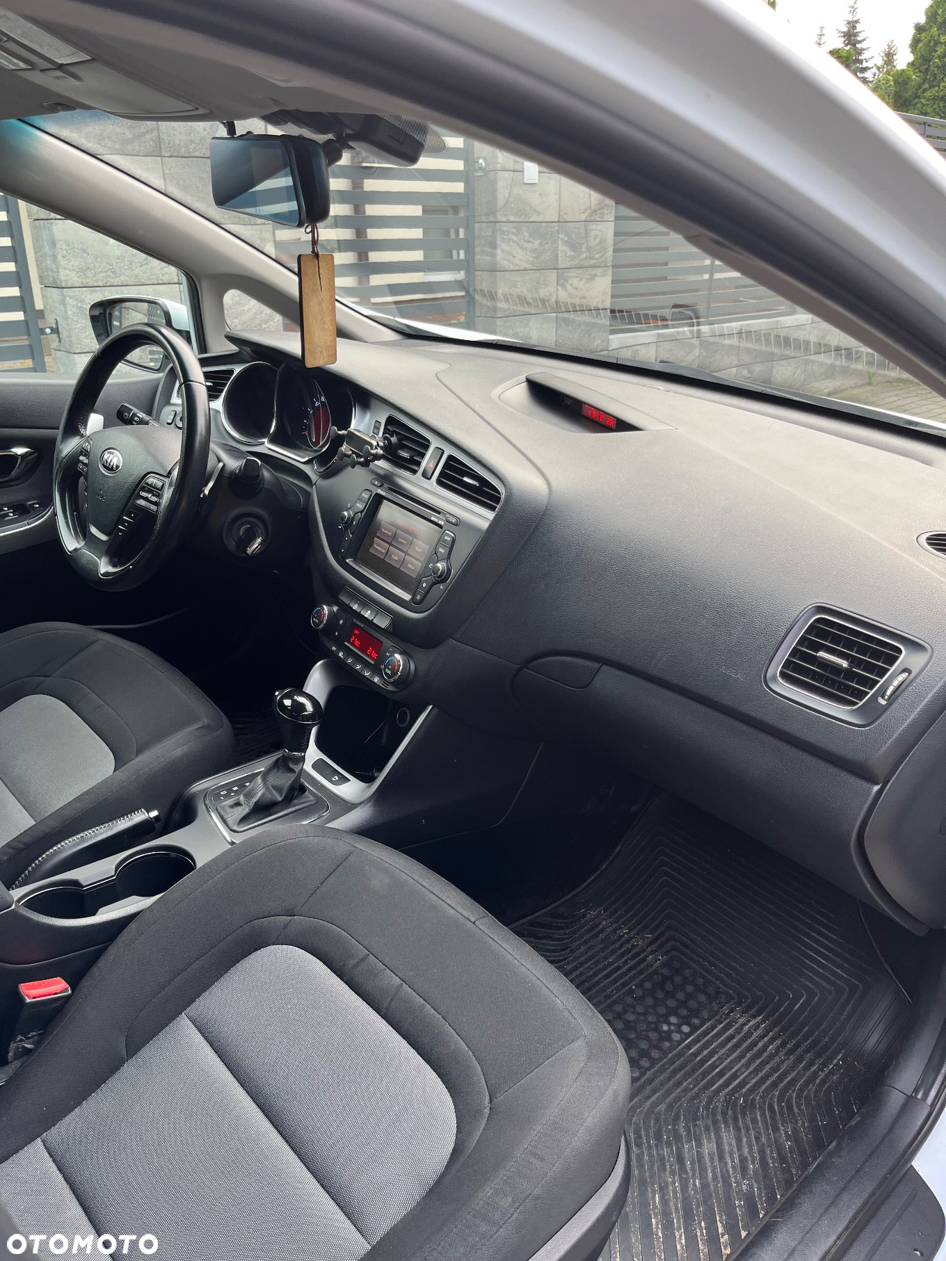 Kia Ceed - 13