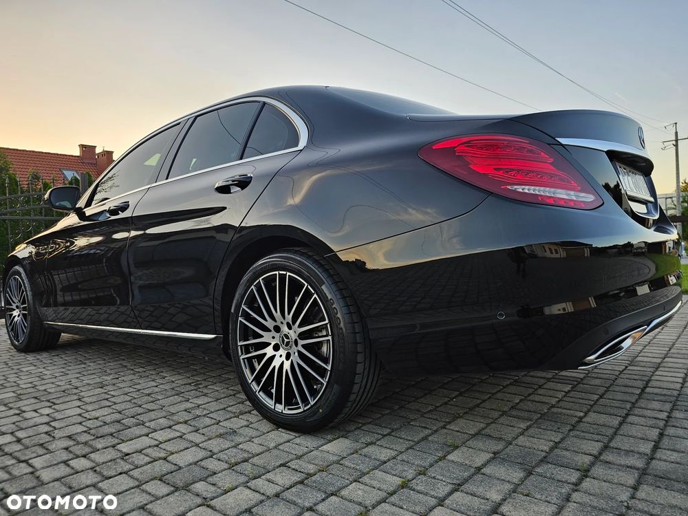 Mercedes-Benz Klasa C 300 7G-TRONIC - 26