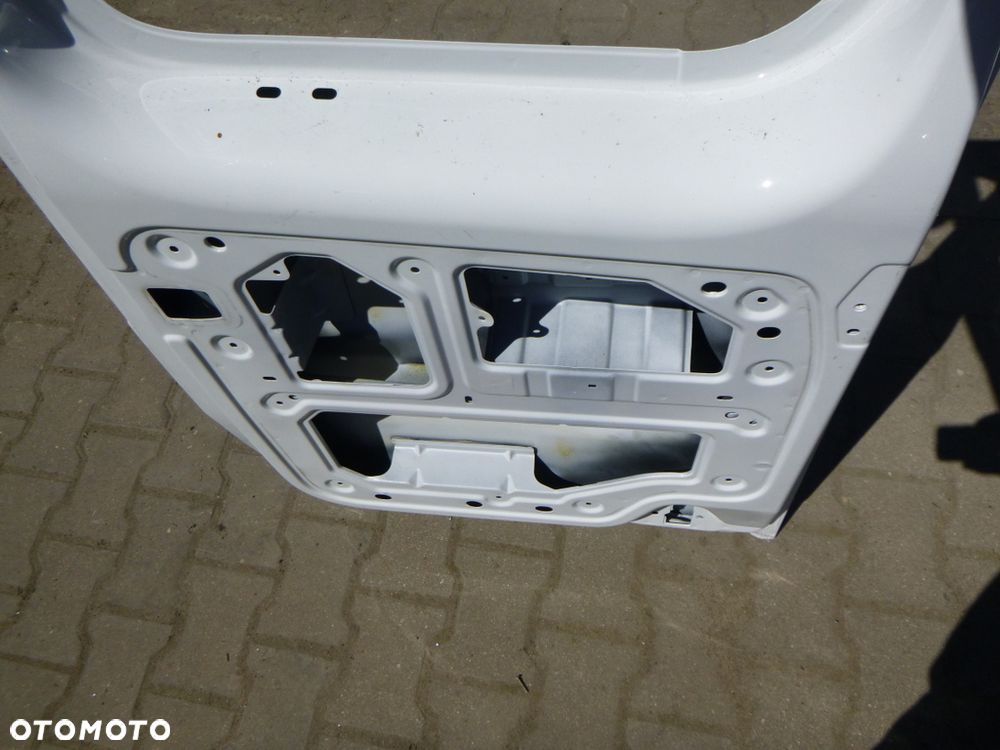 Renault Trafic Drzwi Prawy Tył - 4