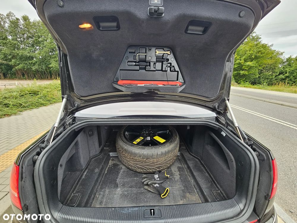 Audi A8 6.0 L Quattro - 17