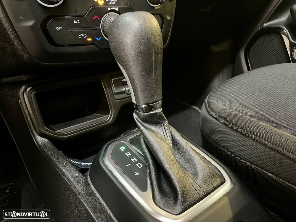 Jeep Renegade 1.3 T Night Eagle DCT - 24