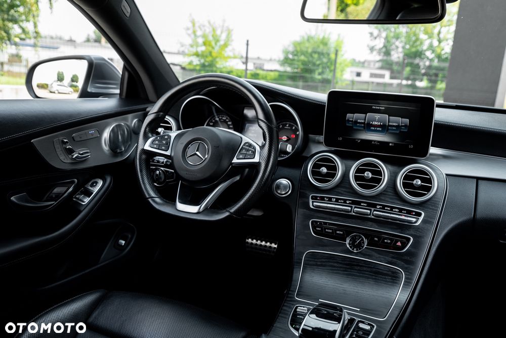 Mercedes-Benz Klasa C 300 9G-TRONIC AMG Line - 25