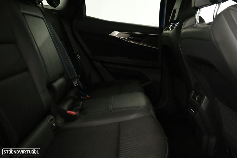 Renault Austral 1.2 E-Tech Iconic Espirit - 23