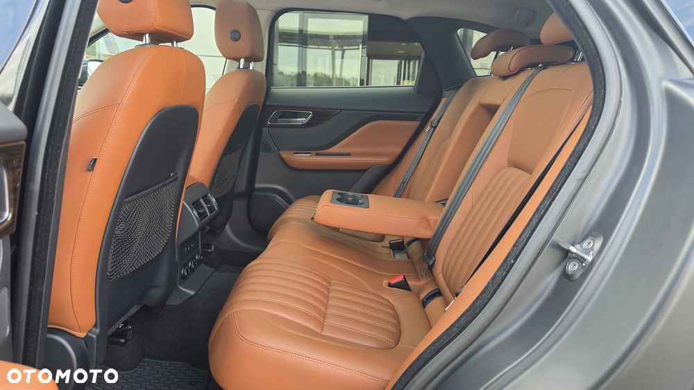 Jaguar F-Pace 2.0 i4P AWD Portfolio - 12