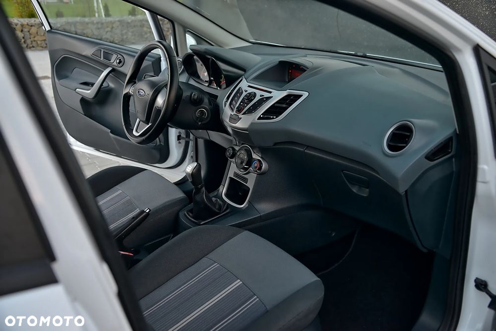 Ford Fiesta 1.25 Ambiente - 31