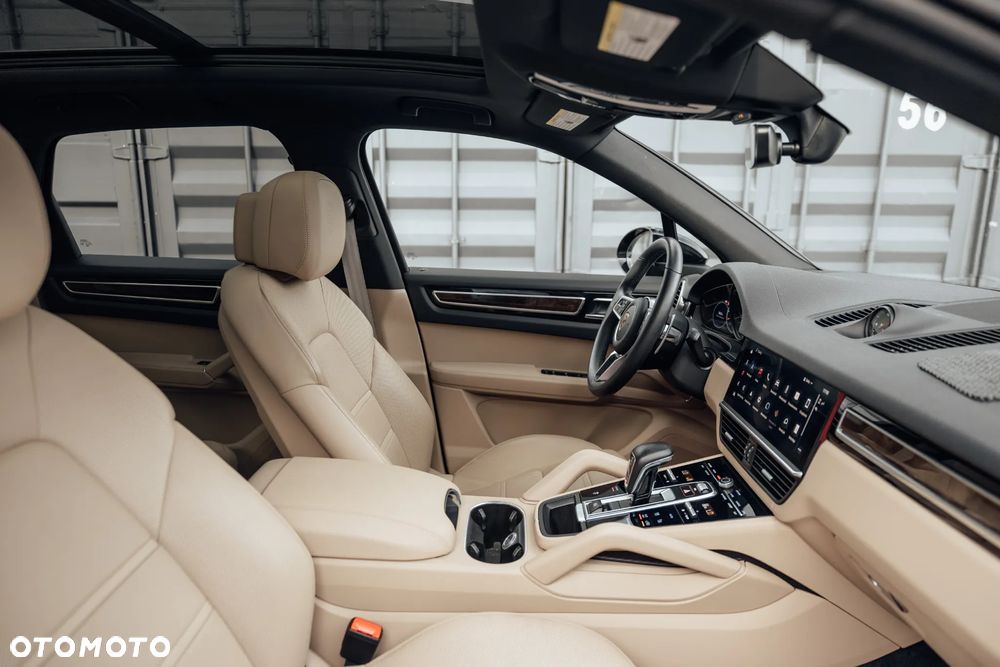 Porsche Cayenne Platinum Edition - 26