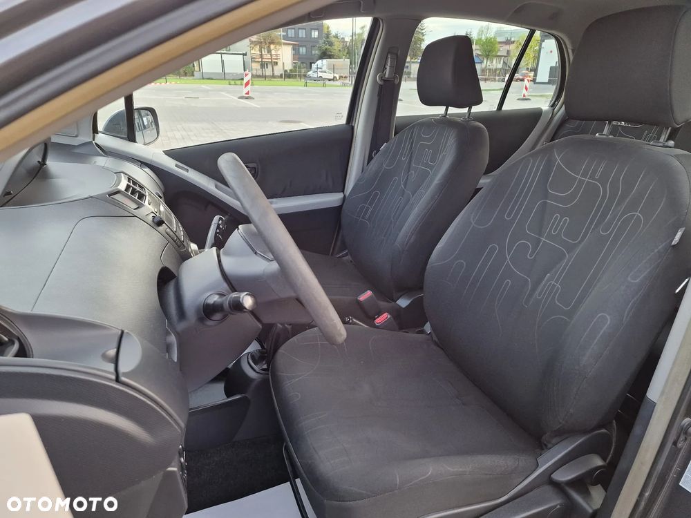 Toyota Yaris 1.0 Premium - 33