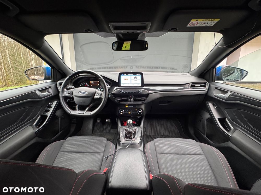 Ford Focus 1.5 EcoBoost ST-Line - 13