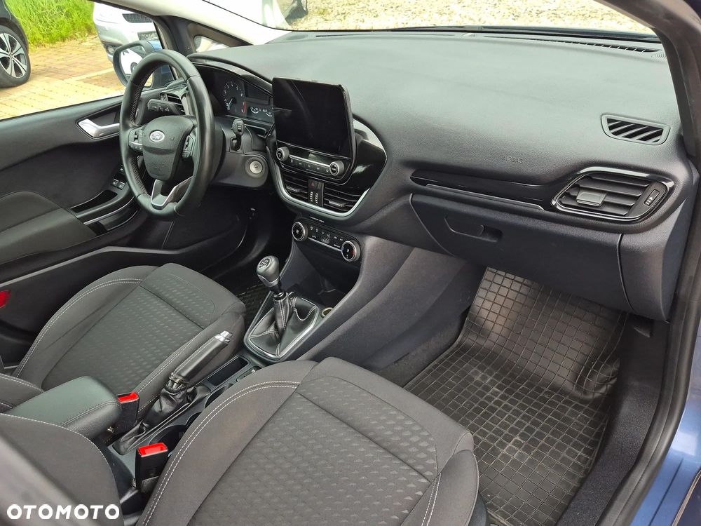 Ford Fiesta - 25