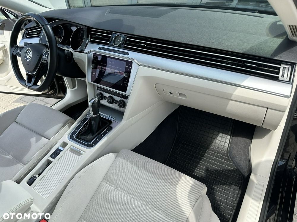 Volkswagen Passat Variant - 16