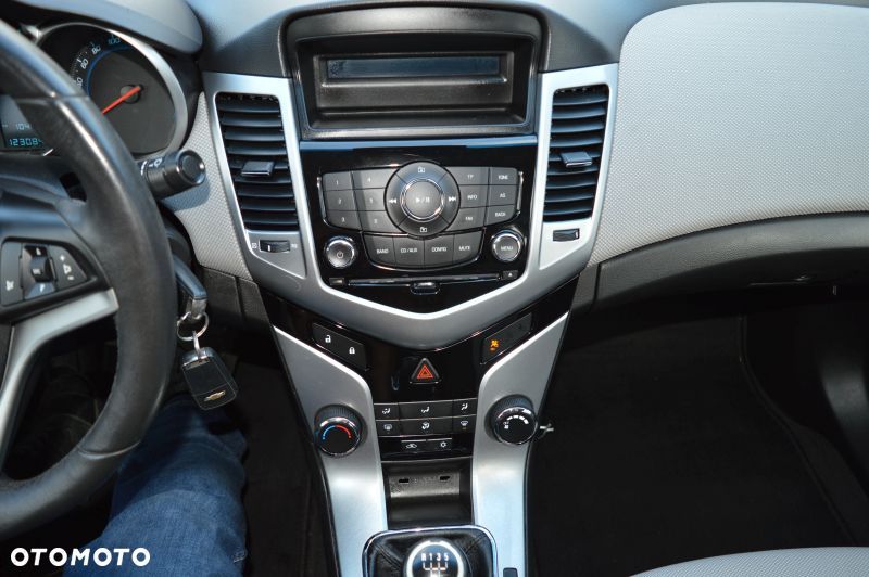 Chevrolet Cruze - 19