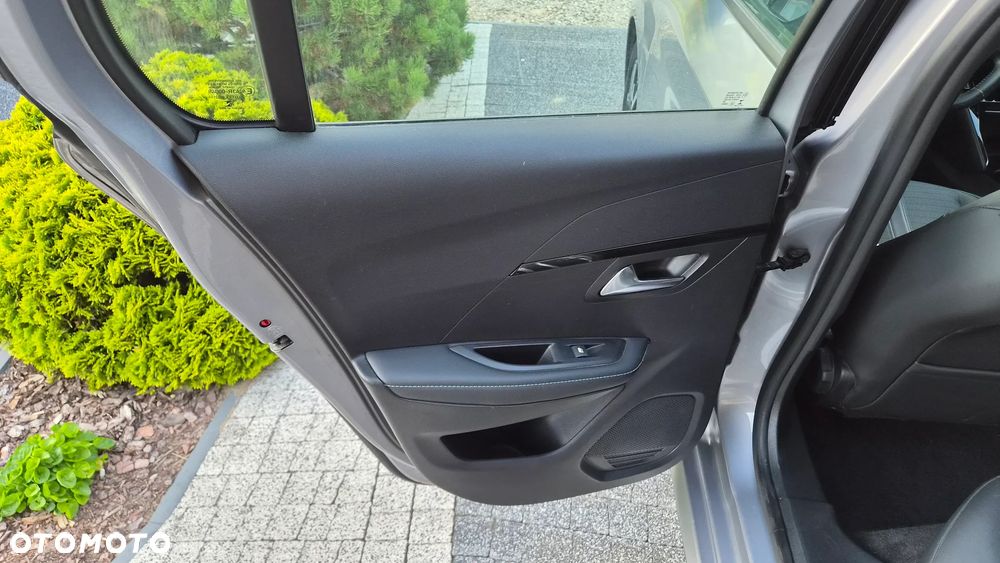 Peugeot 208 PureTech 100 Allure - 19