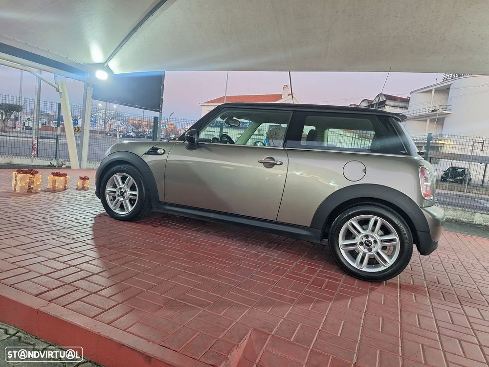 MINI 3 Portas Cooper D - 6