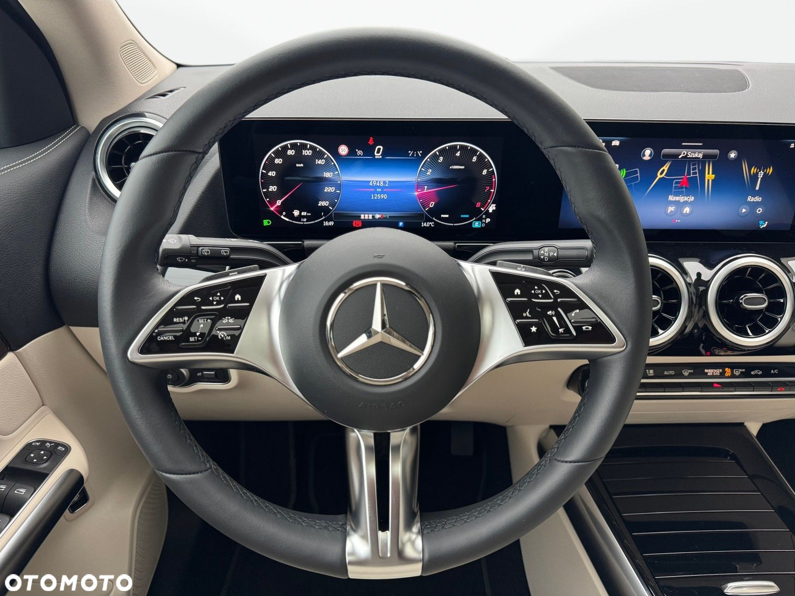 Mercedes-Benz GLA - 14