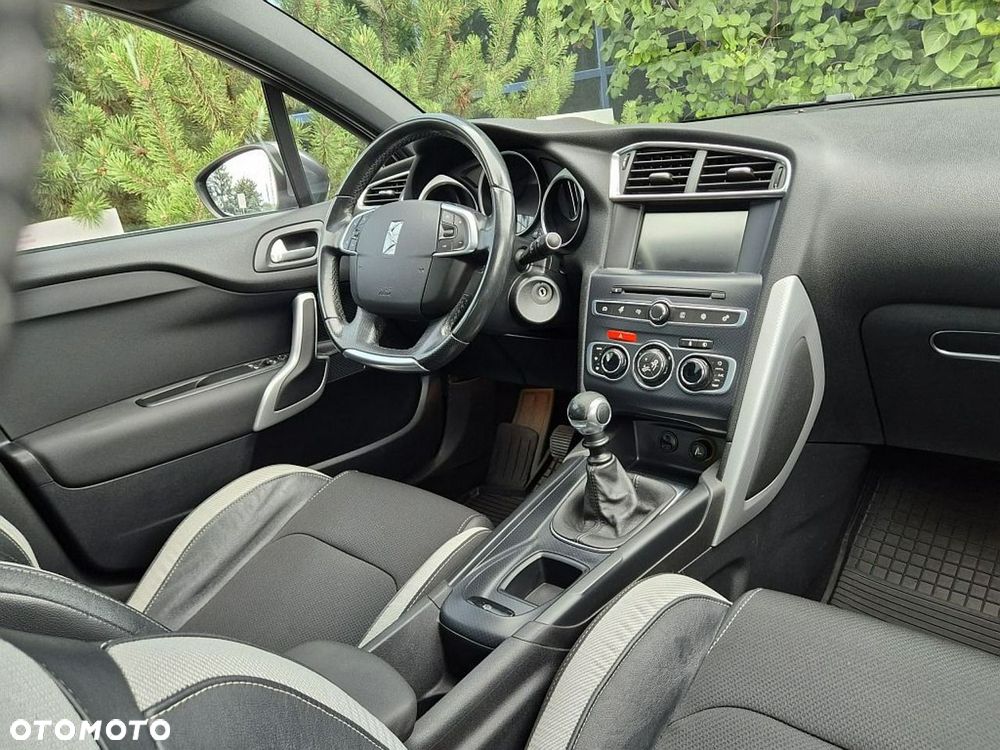 Citroën DS4 e-HDi 115 Urban Show - 6