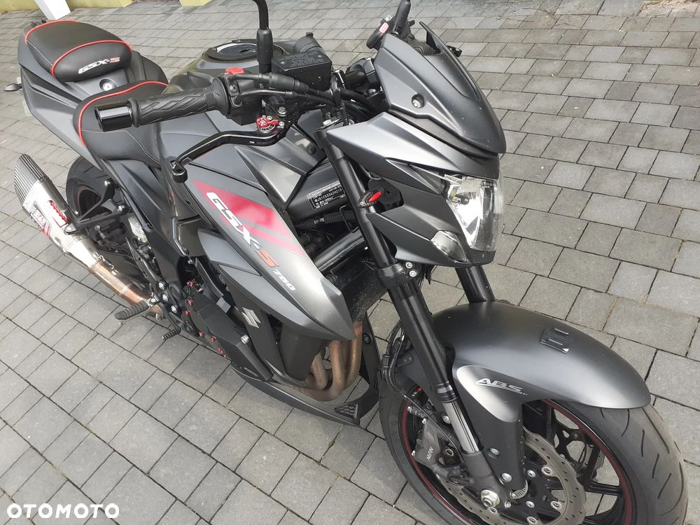 Suzuki GSX - 2