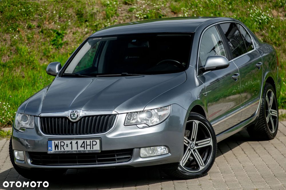 Skoda Superb 2.0 TDI Family DSG - 1