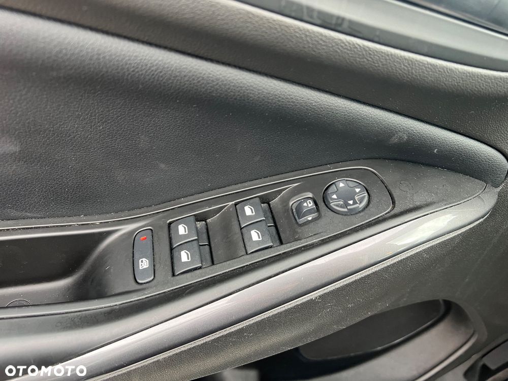 Opel Grandland X Plug-in-Hybrid4 1.6 DI Start/Stop Business Edition - 28