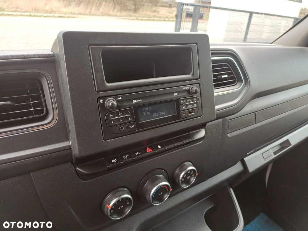 Renault Master 10 palet 2021r. - 15