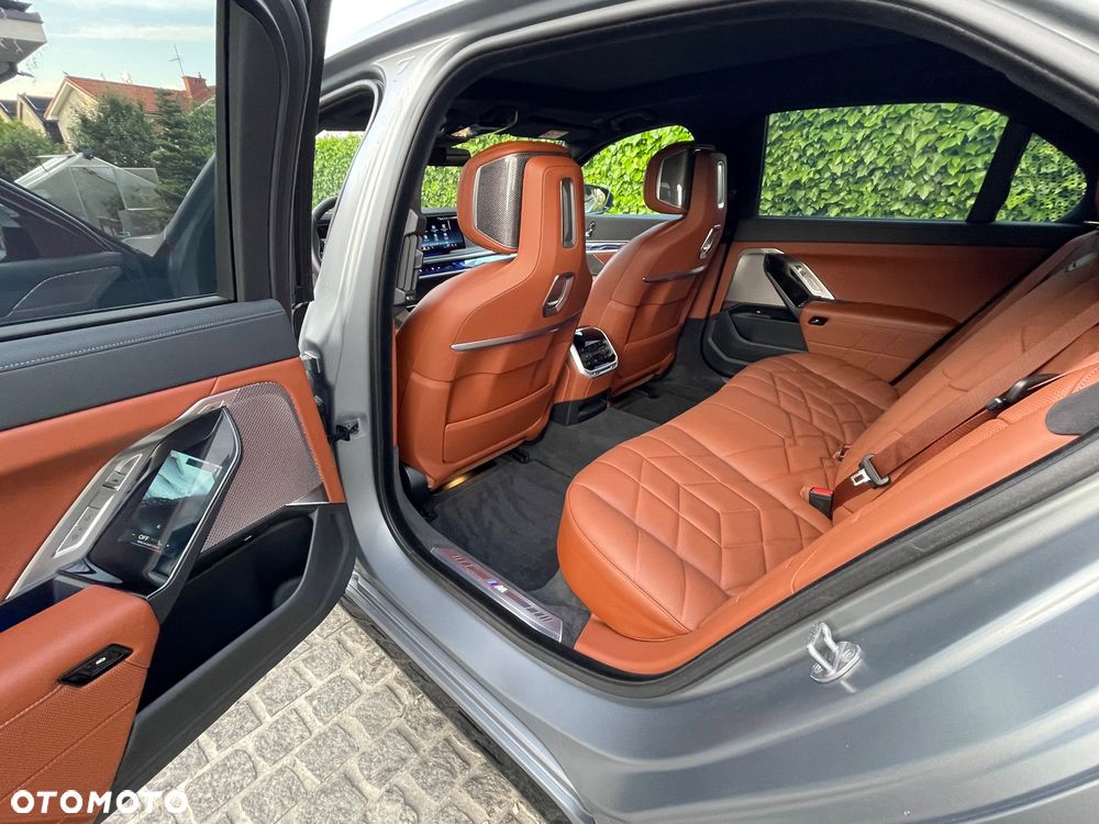 BMW Seria 7 M760e PHEV xDrive Individual Edition sport - 18