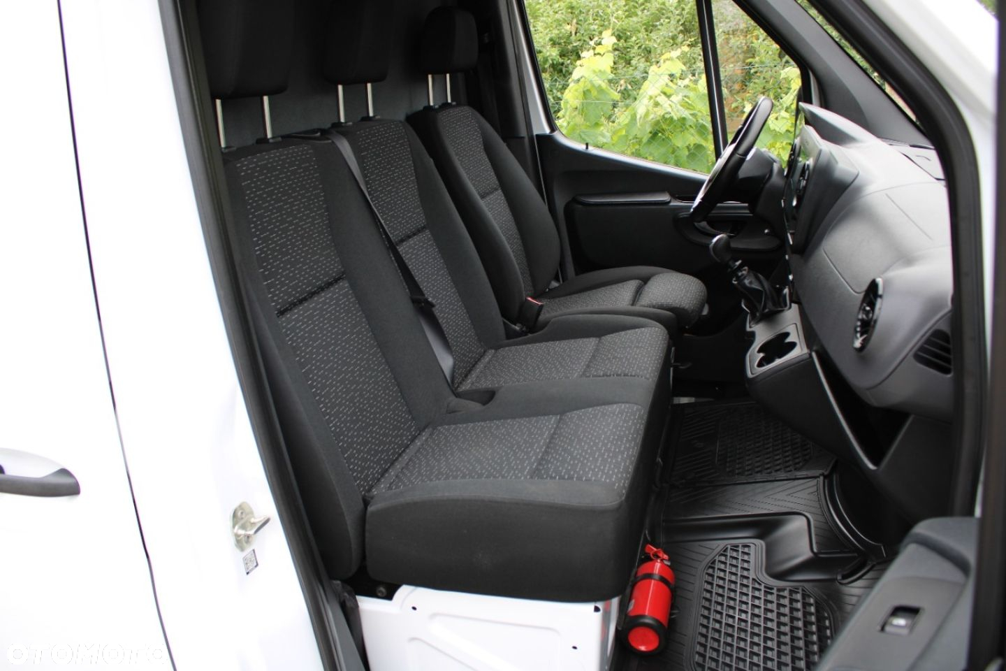 Mercedes-Benz Sprinter - 11