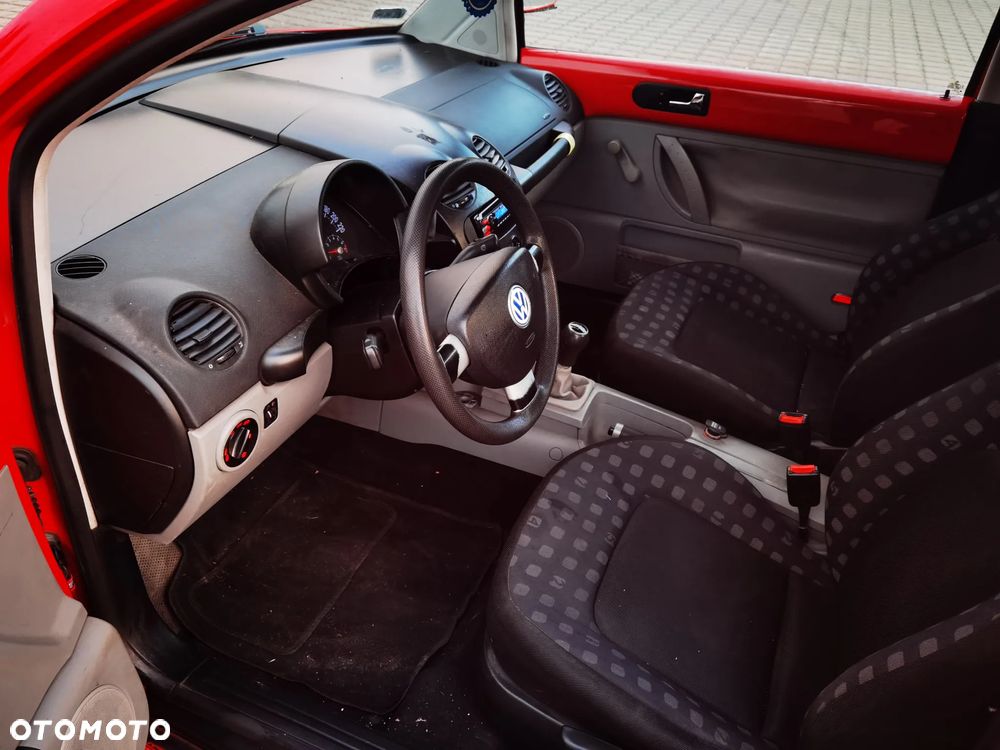 Volkswagen New Beetle - 34