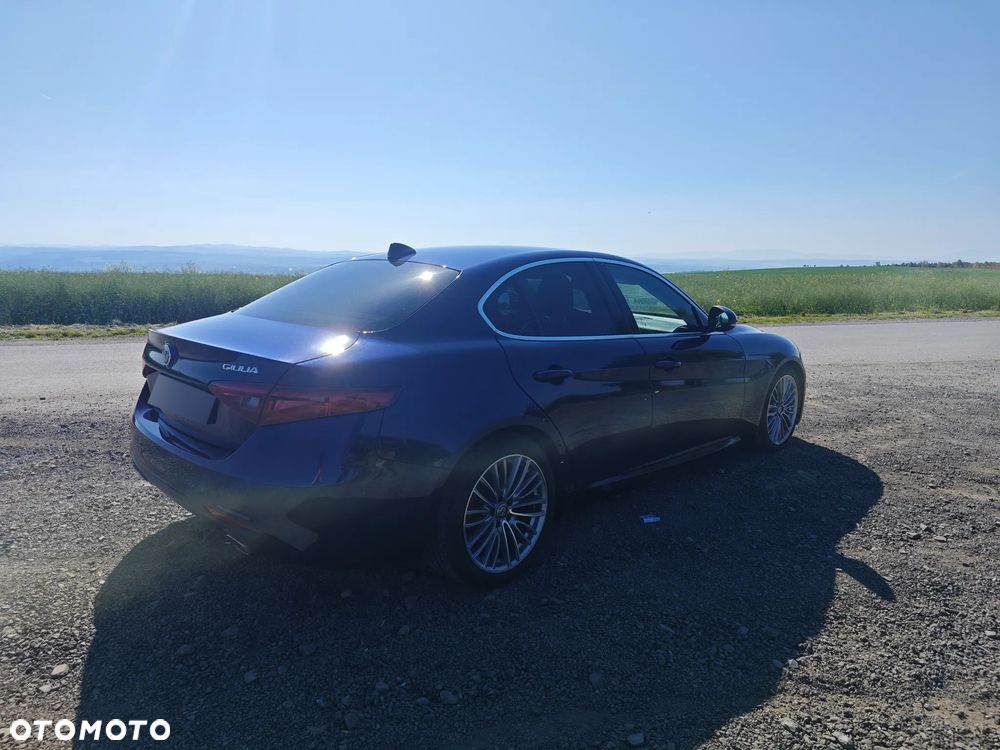Alfa Romeo Giulia - 5