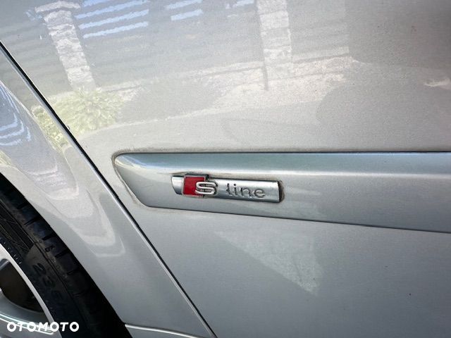 Audi A4 Limousine - 13