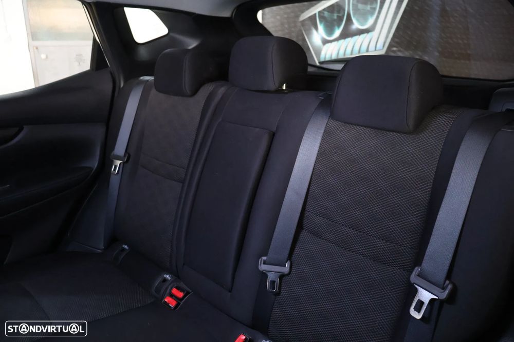 Nissan Qashqai - 25