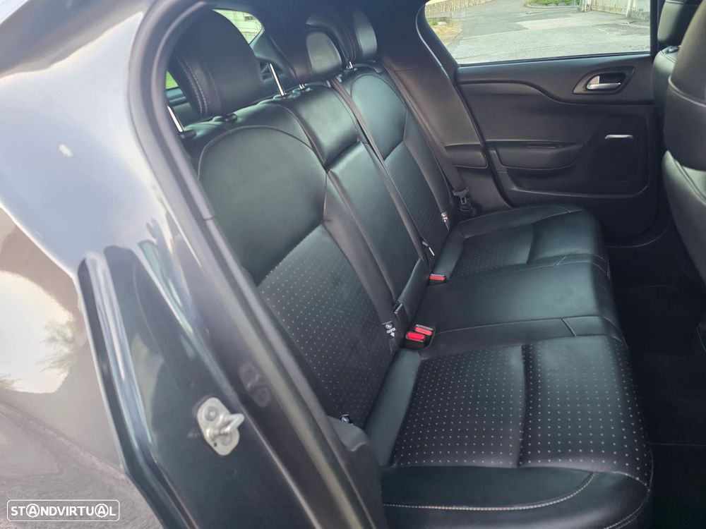 Citroën DS4 1.6 e-HDi So Chic - 18