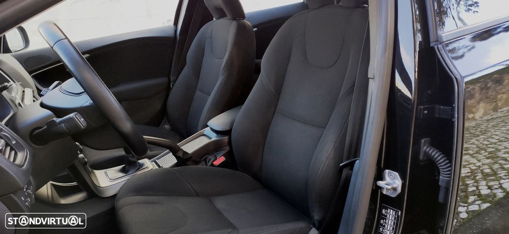 Volvo V40 Cross Country 2.0 D3 - 21