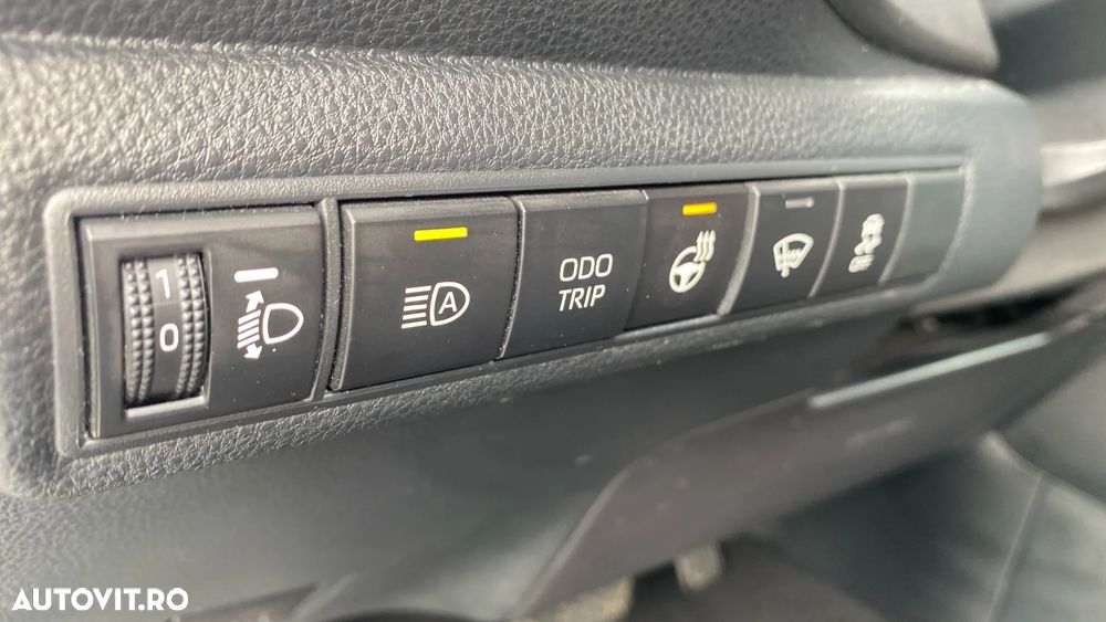 Toyota Corolla 1.8 HSD Dynamic - 11