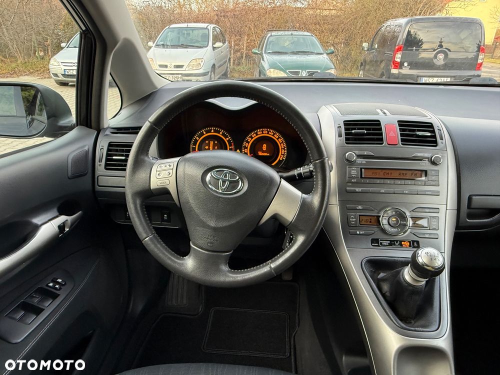Toyota Auris 1.6 Executive - 18