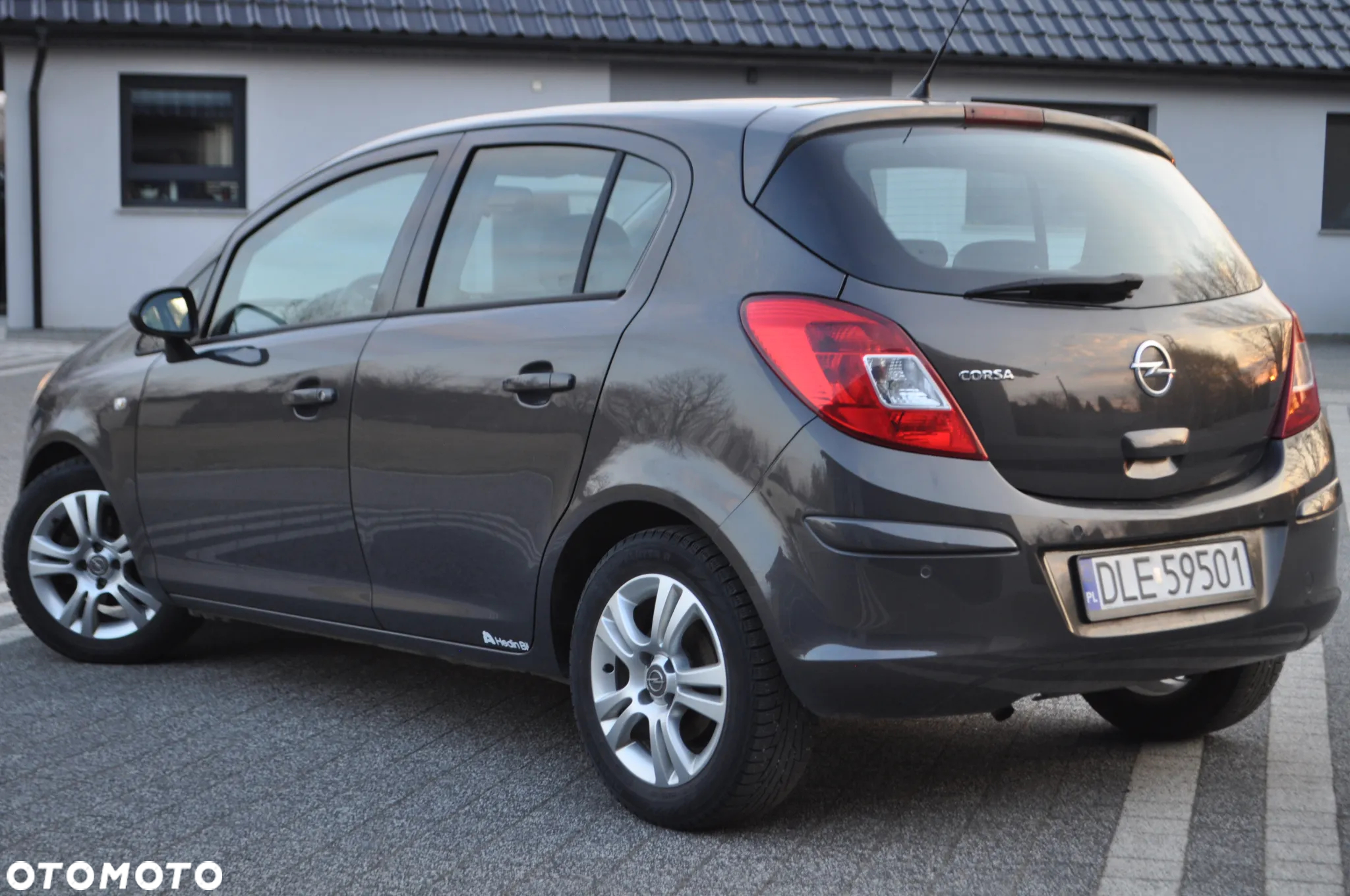 Opel Corsa 1.2 16V Edition / Active - 10