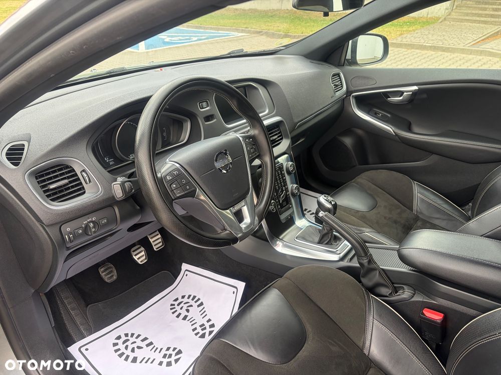 Volvo V40 D2 RDesign - 16