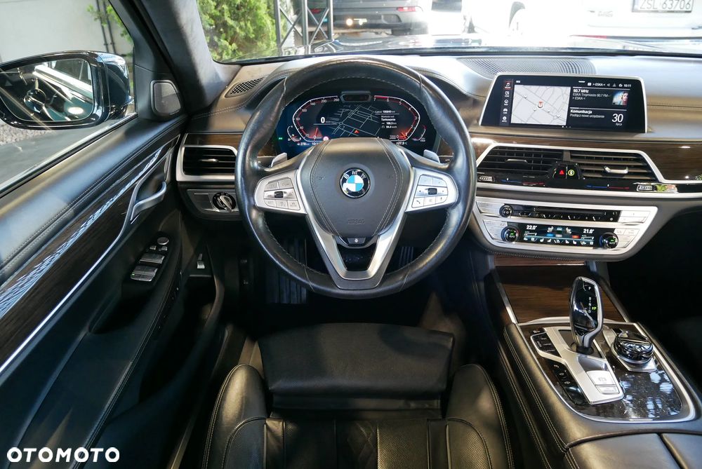 BMW Seria 7 750Li xDrive - 16