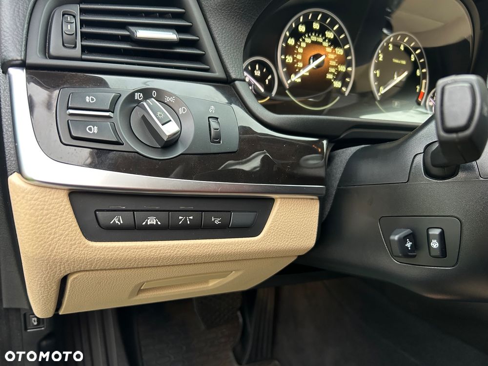 BMW Seria 5 535i xDrive Sport-Aut Luxury Line - 8