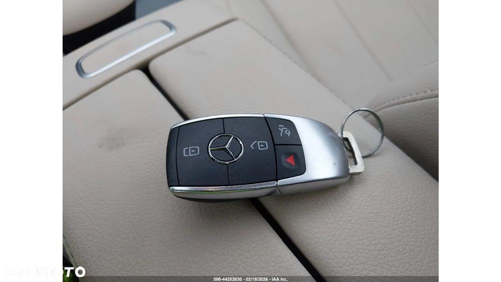 Mercedes-Benz GLA 250 4-Matic - 14