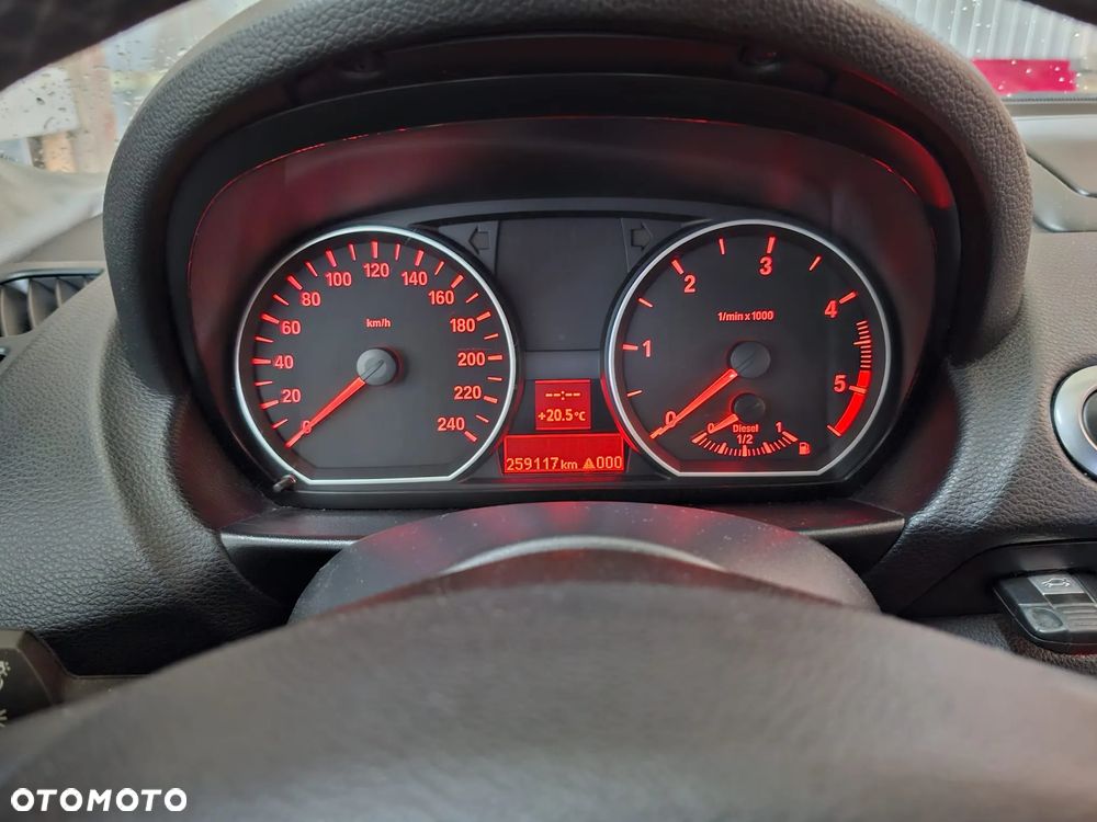 BMW Seria 1 118d DPF - 4