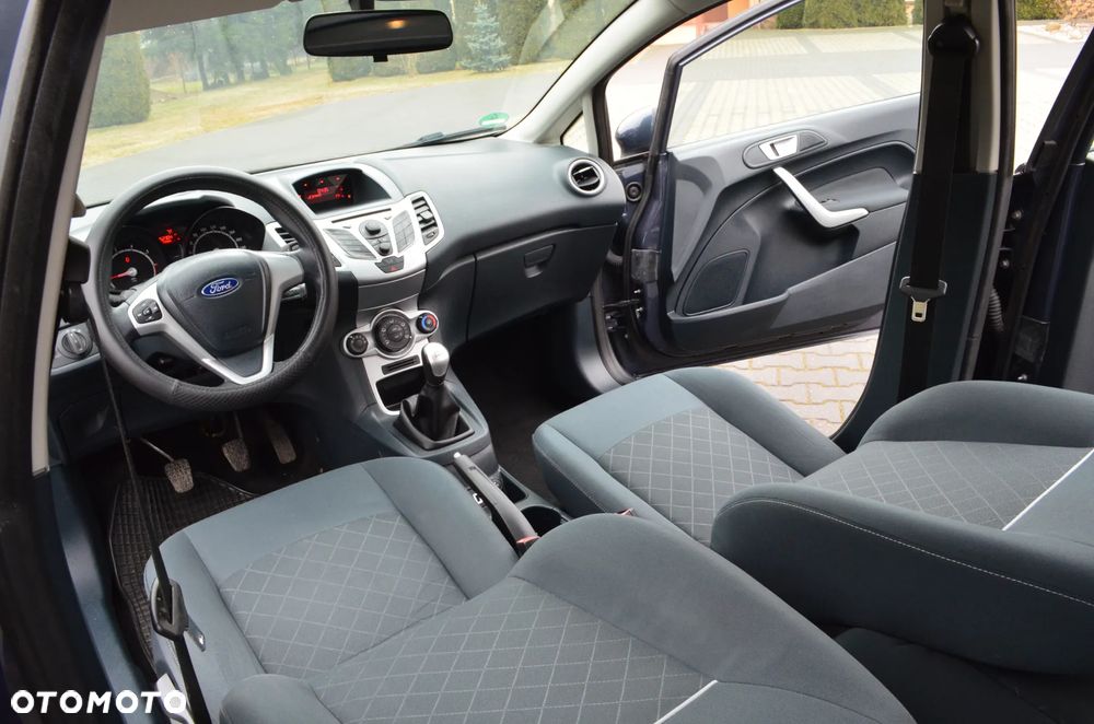 Ford Fiesta 1.25 Ambiente - 30