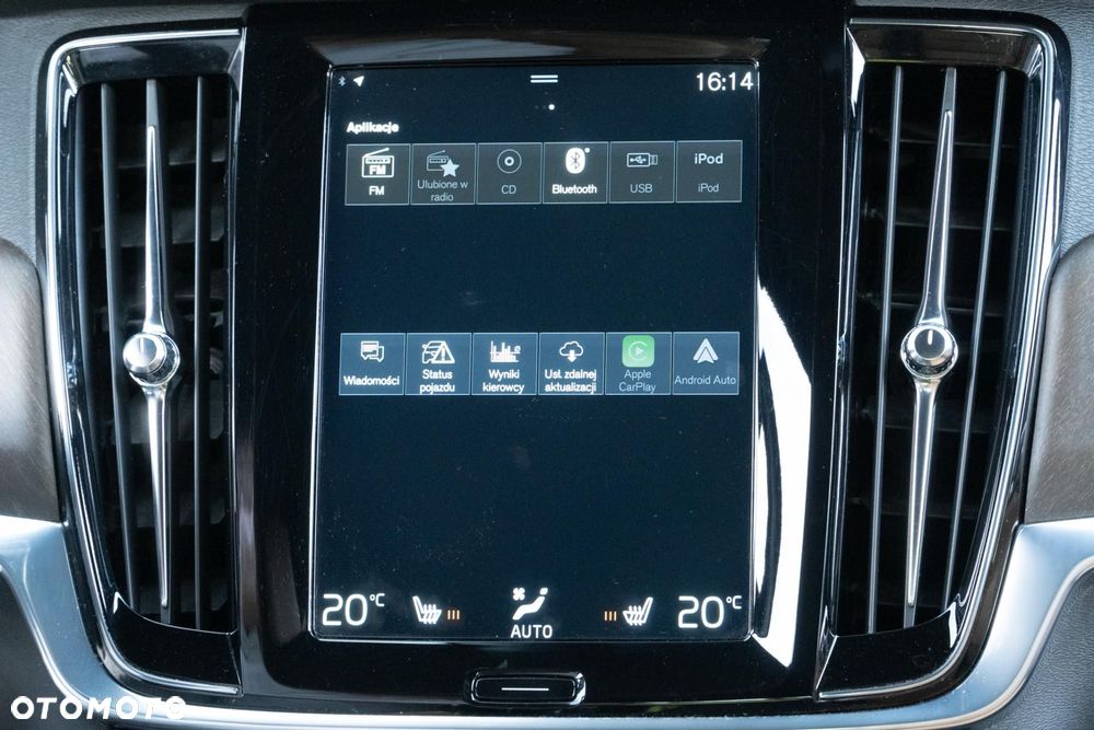 Volvo V90 Cross Country - 32