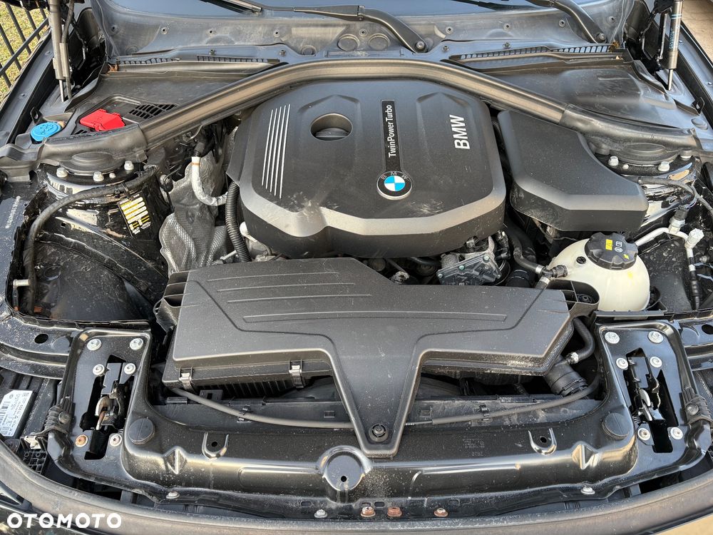 BMW Seria 3 318i - 5