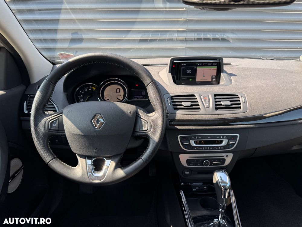 Renault Megane Coupe TCe 130 EDC Bose Edition - 14