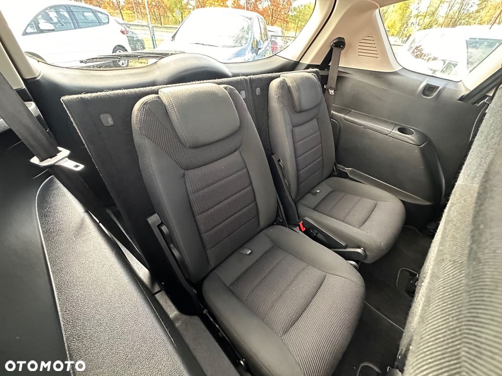 Ford S-Max - 8