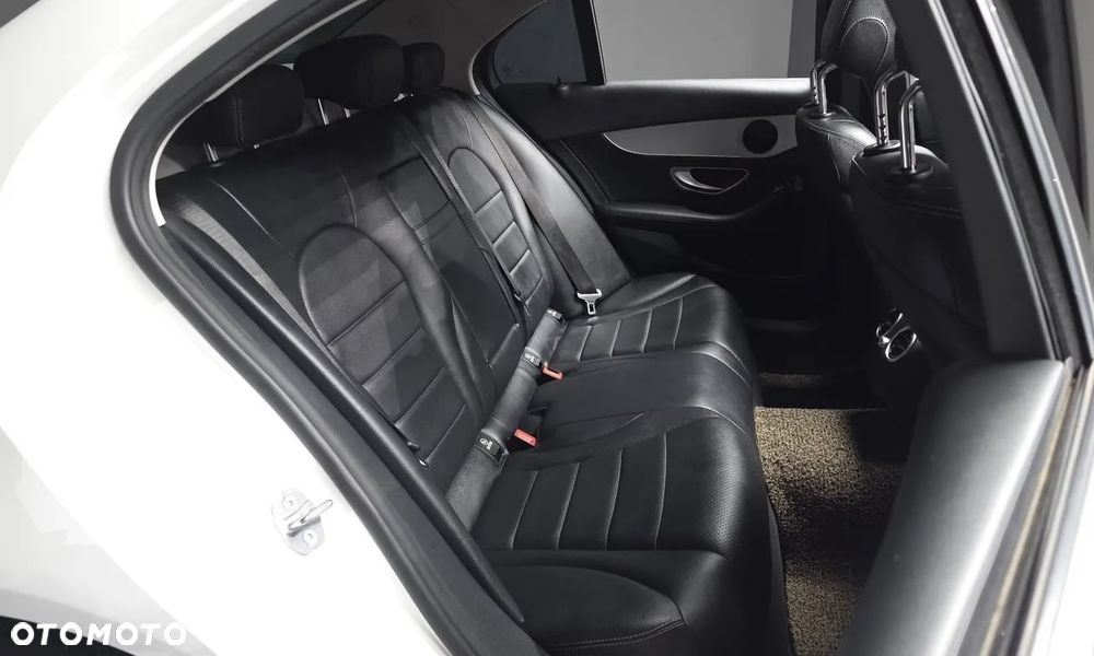 Mercedes-Benz Klasa C 220 d 4MATIC 9G-TRONIC - 13